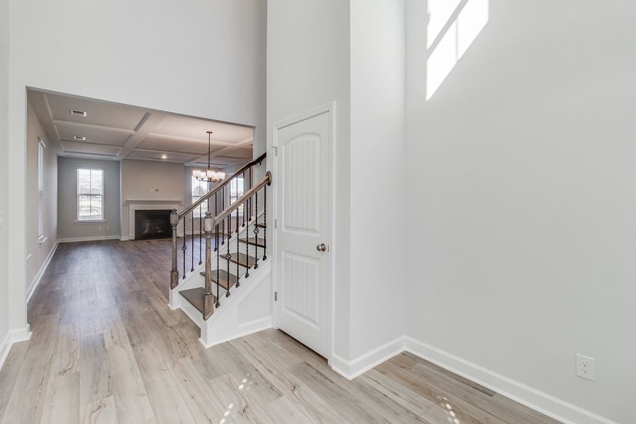 Spacious, unfurnished interior of a new home in Hendrix Farms, Lexington (Image 17).