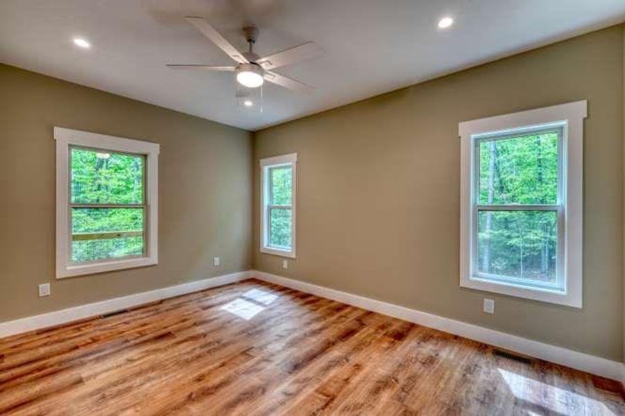 Spacious, unfurnished interior of a new home in , Blairsville (Image 11).