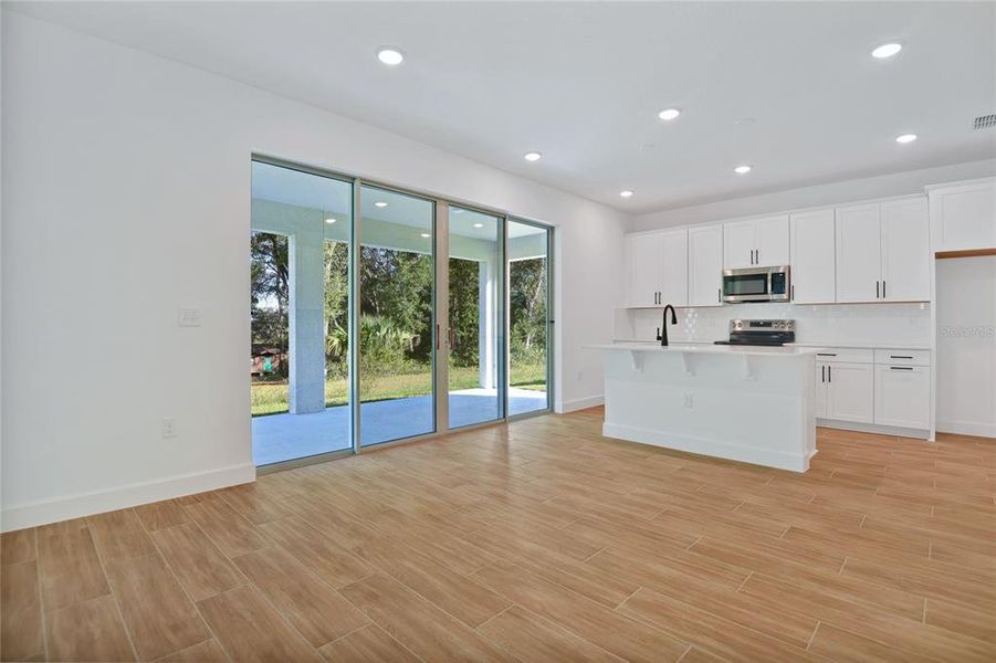 Spacious, unfurnished interior of a new home in Seasons at Wekiva Ridge, Mount Dora (Image 14).