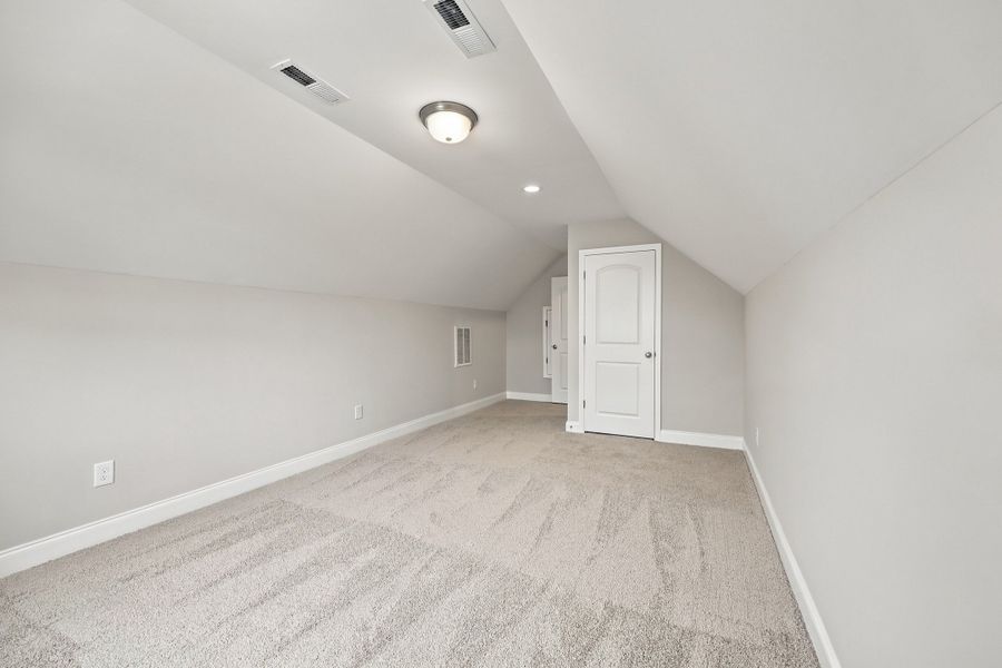 Spacious, unfurnished interior of a new home in Davenport Farms, Winterville (Image 14).