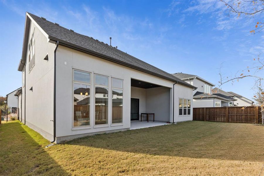 Exterior details and patio area of a home in , Copper Canyon (Image 3).