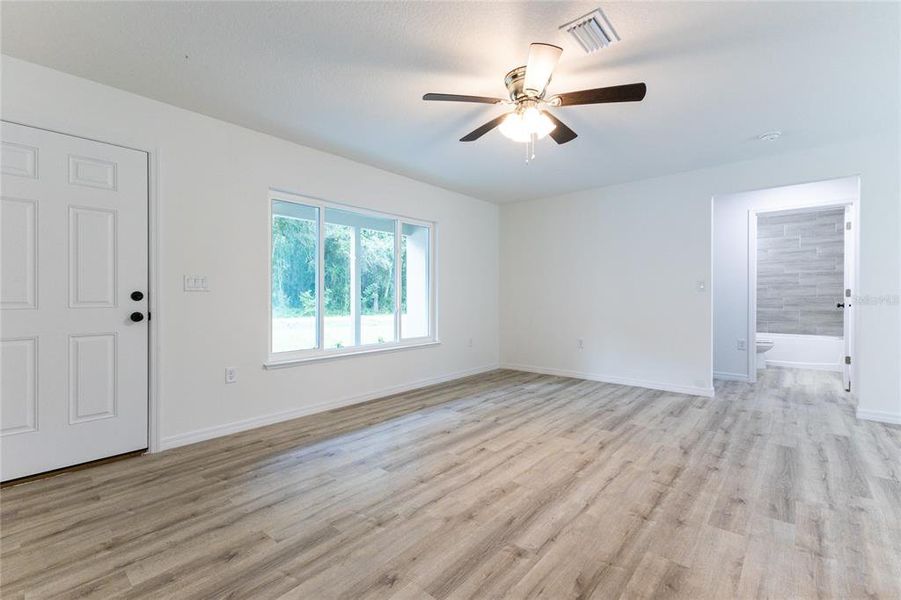 Spacious, unfurnished interior of a new home in , Dunnellon (Image 33). Spacious, unfurnished interior of a new home in , Dunnellon (Image 33).