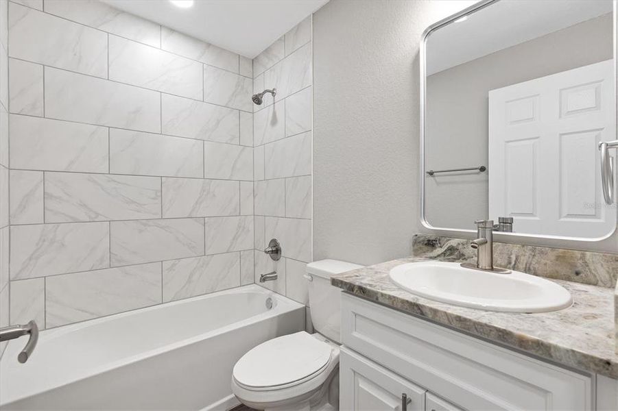 Furnished interior view inside a new home in , Ocklawaha (Image 6).