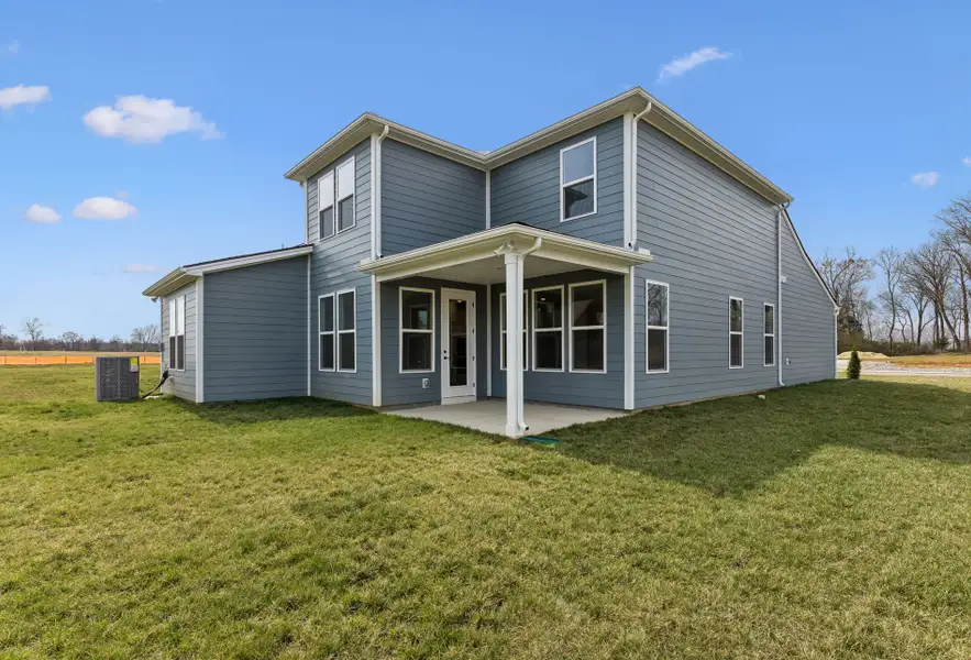 Exterior details and patio area of a home in Glenview Farms, Murfreesboro (Image 4).