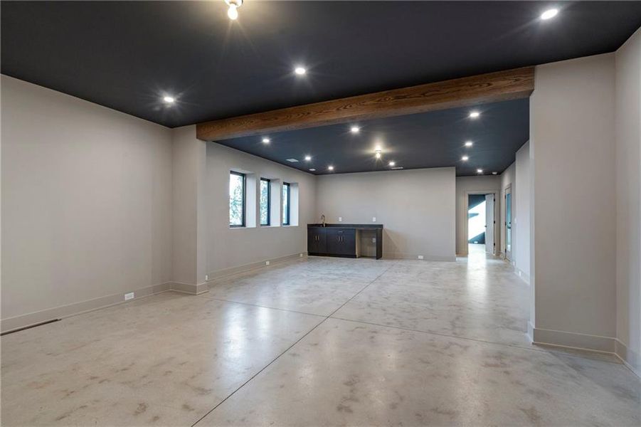 Spacious, unfurnished interior of a new home in Aster, Roswell (Image 44). Spacious, unfurnished interior of a new home in Aster, Roswell (Image 44).