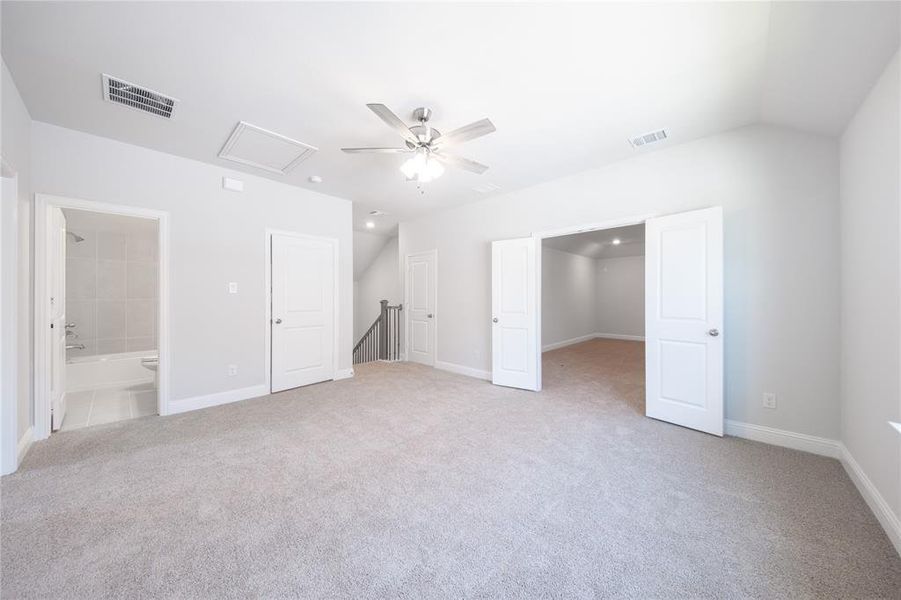 Spacious, unfurnished interior of a new home in Valencia on the Lake: Valencia 50s, Little Elm (Image 16). Spacious, unfurnished interior of a new home in Valencia on the Lake: Valencia 50s, Little Elm (Image 16).