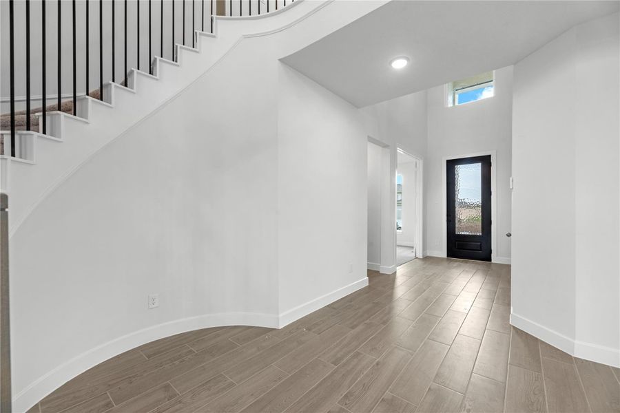 Representative image. Features, specifications, selections and colors may vary.