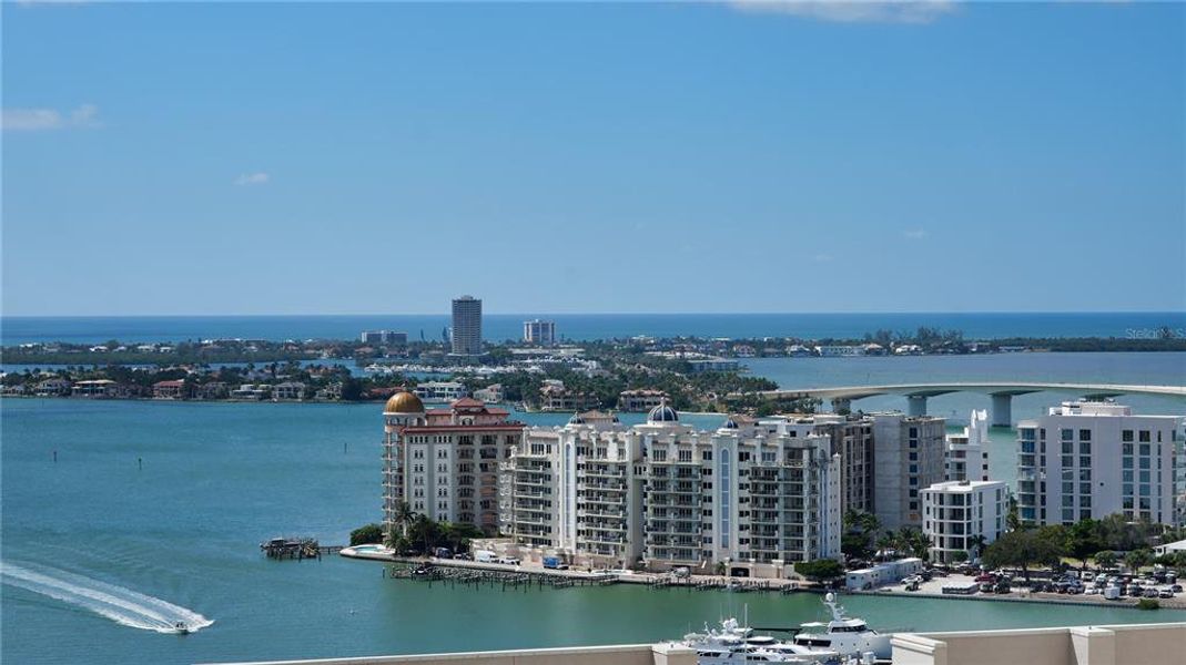 Condo located in Sarasota, FL showcasing its design and architecture (Image 5). Condo located in Sarasota, FL showcasing its design and architecture (Image 5).
