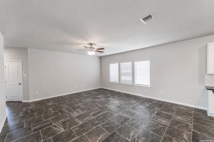 Spacious, unfurnished interior of a new home in Morgan Meadows, San Antonio (Image 9).