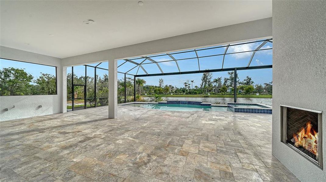 Exterior details and patio area of a home in Tideline, Bradenton (Image 3).