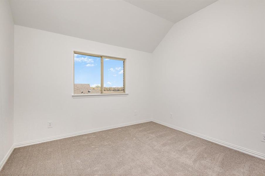 Spacious, unfurnished interior of a new home in Sagebrush Addition, Midlothian (Image 24).