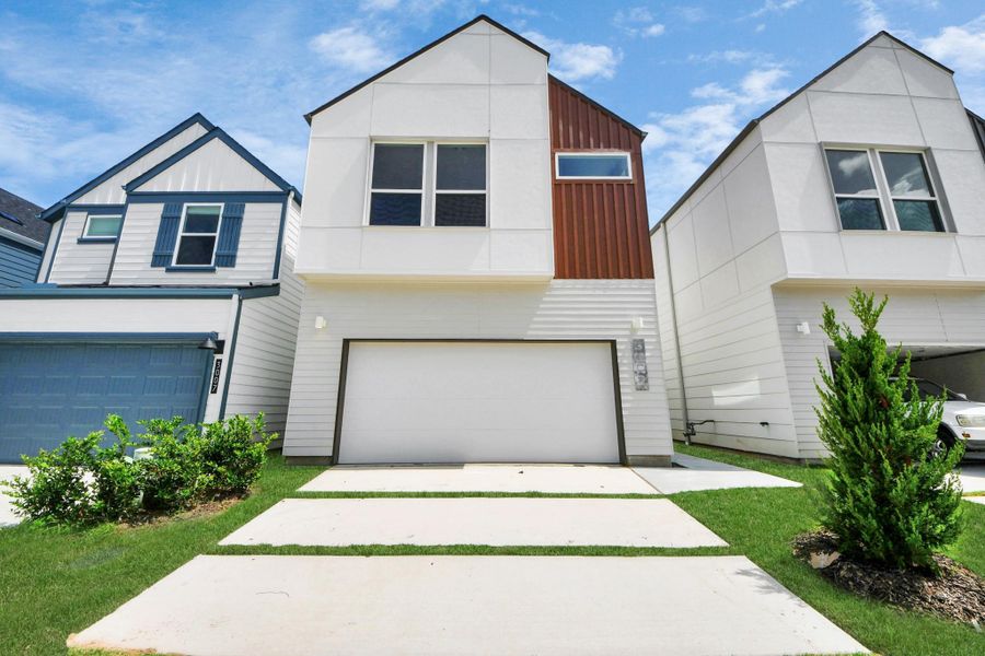 Images are of a similar home. Finishes and features may vary.