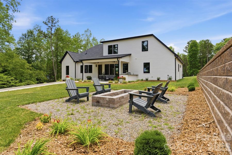 Exterior details and patio area of a home in , Granite Falls (Image 3).