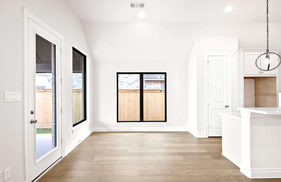 Spacious, unfurnished interior of a new home in Bridgeland 50′, Cypress (Image 18).