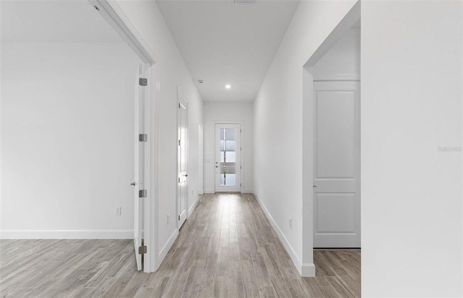 Spacious, unfurnished interior of a new home in Del Webb Catalina, Lakewood Ranch (Image 34). Spacious, unfurnished interior of a new home in Del Webb Catalina, Lakewood Ranch (Image 34).