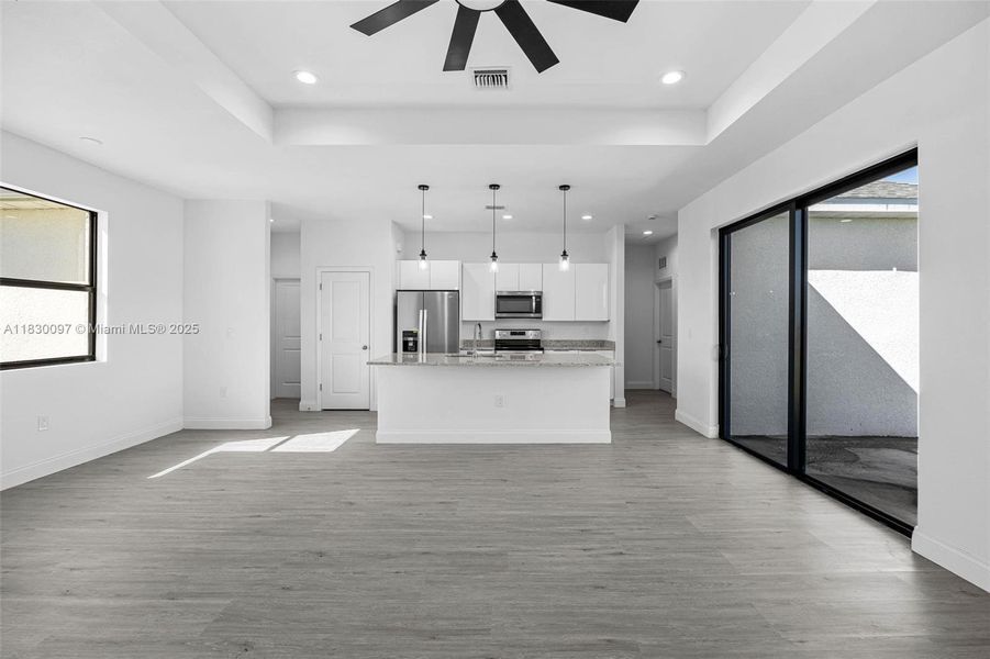 Spacious, unfurnished interior of a new home in , Lehigh Acres (Image 17).