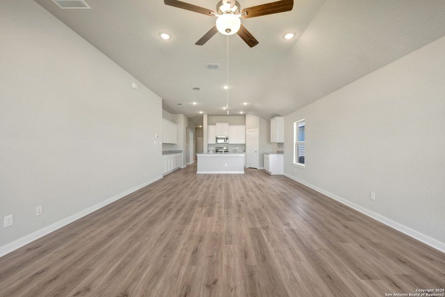 Spacious, unfurnished interior of a new home in Winding Brook, San Antonio (Image 24).