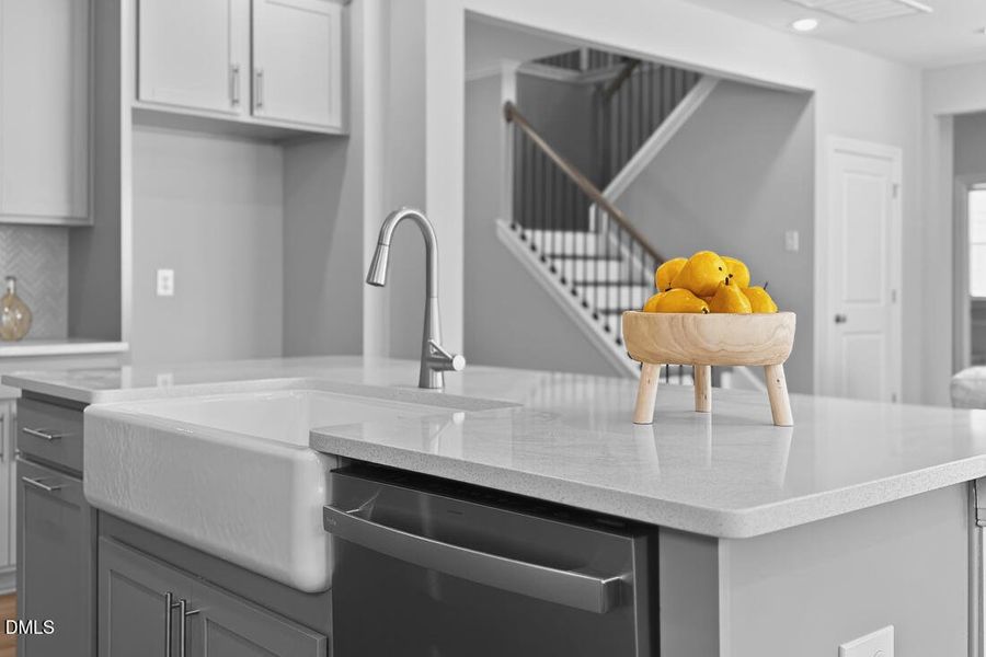 hj-nc-raleigh-silverstone-traditional-sh