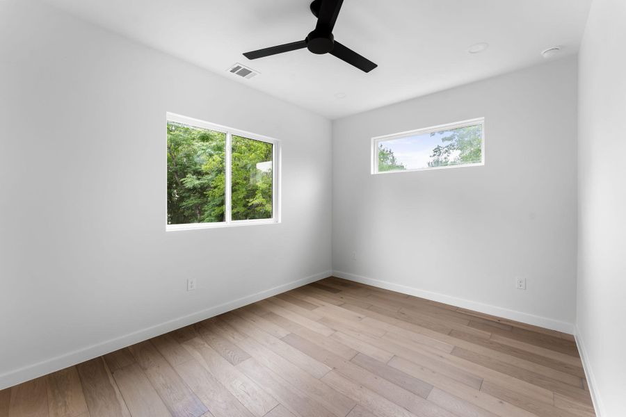 Spacious, unfurnished interior of a new home in , Austin (Image 23).