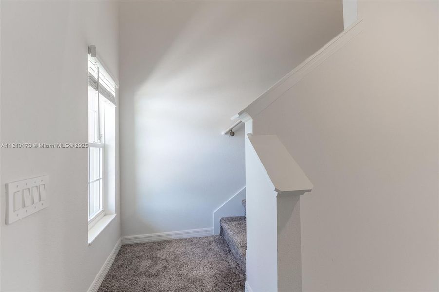 Spacious, unfurnished interior of a new home in Inman Groves, Winter Haven (Image 27). Spacious, unfurnished interior of a new home in Inman Groves, Winter Haven (Image 27).