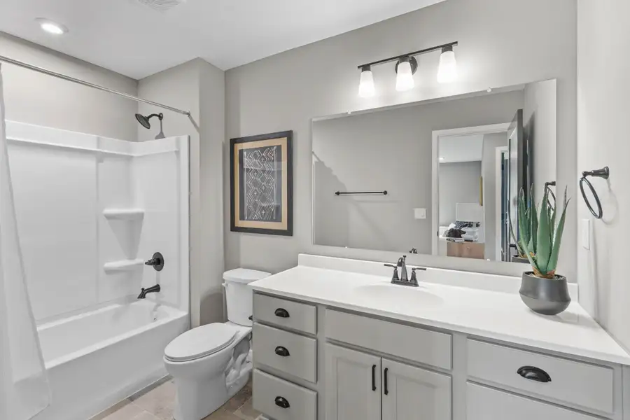 Representative furnished interior of a home built from the Breckenridge by Fischer Homes in Twin Lakes, Hoschton (Image 29).
