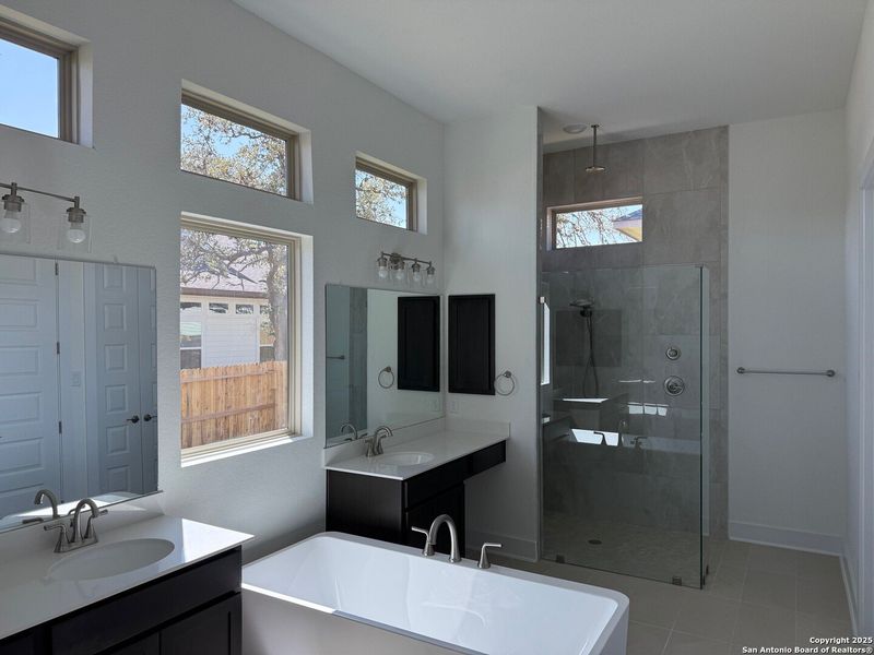 Furnished interior view inside a new home in Mesa Western, Cibolo (Image 4).