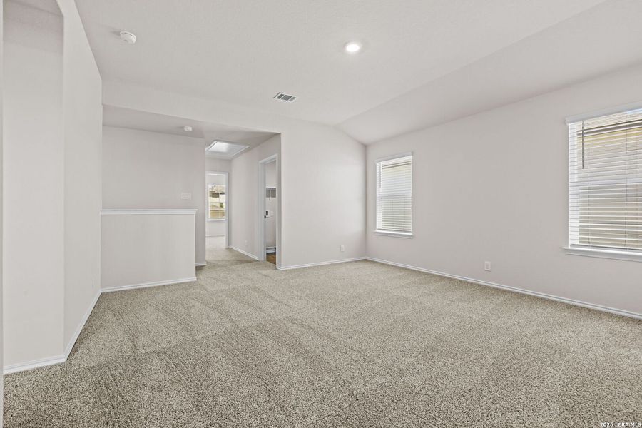 Spacious, unfurnished interior of a new home in Redbird Ranch, San Antonio (Image 23).