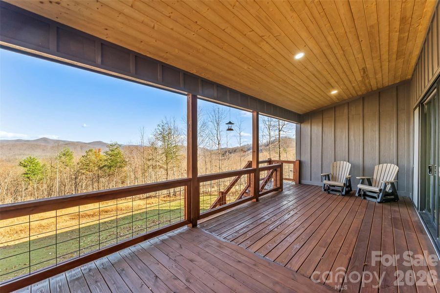Exterior details and patio area of a home in , Nebo (Image 27).