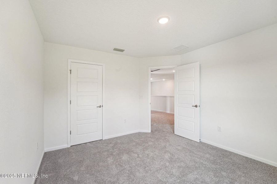 Spacious, unfurnished interior of a new home in Panther Creek, Jacksonville (Image 38).
