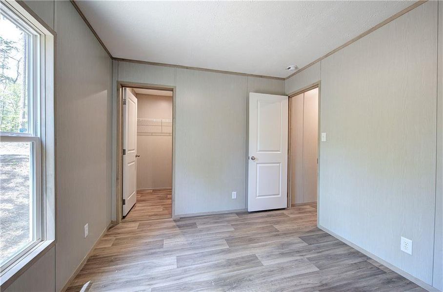 Spacious, unfurnished interior of a new home in , Talking Rock (Image 11).