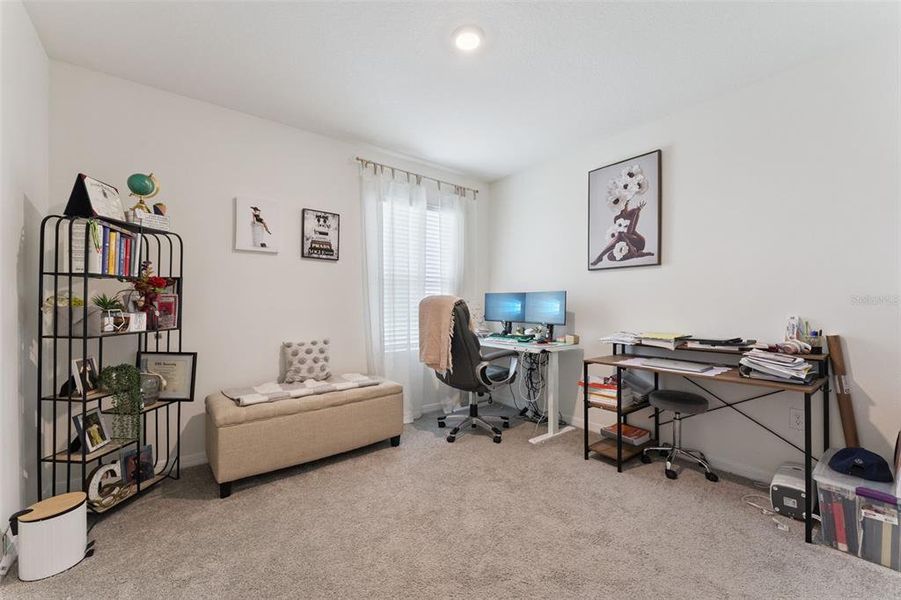 Furnished interior view inside a new home in Kindred, Kissimmee (Image 7).