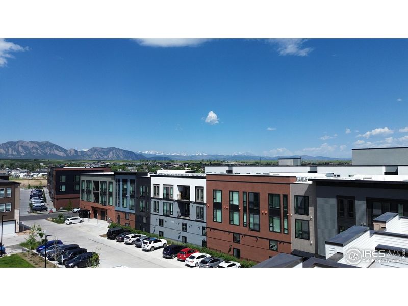 Condo located in Superior, CO showcasing its design and architecture (Image 3).