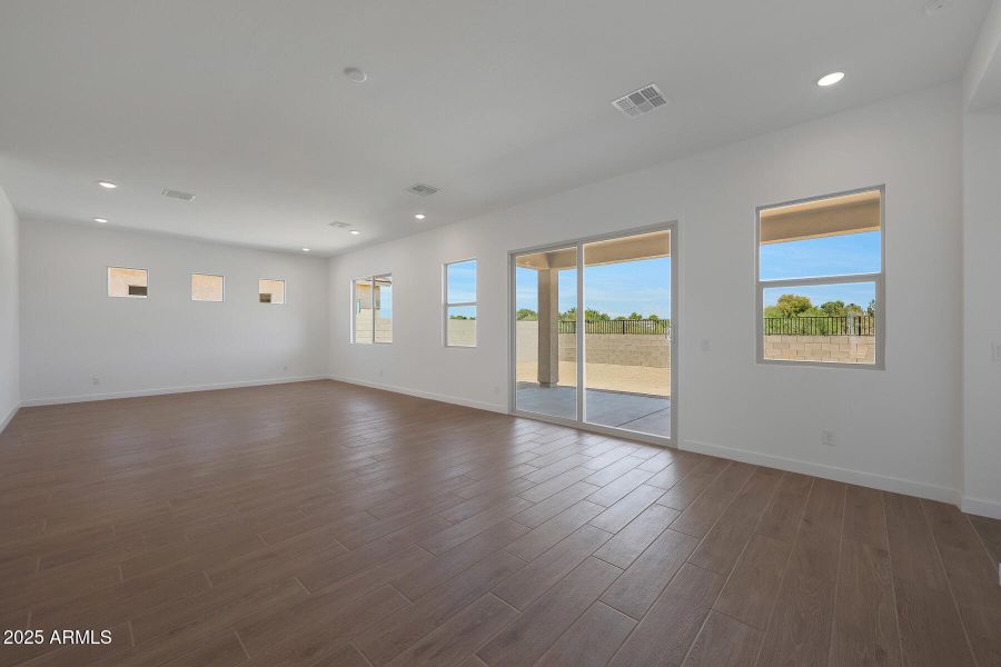 PHX_Landmarke_Lot1203_Crimson_294_Greatr