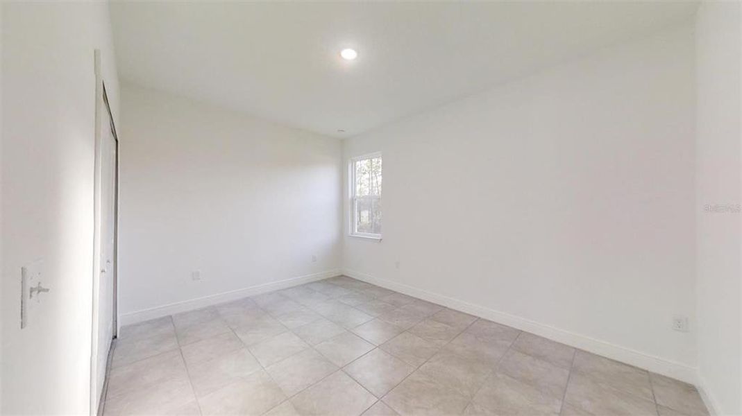 Spacious, unfurnished interior of a new home in , Dunnellon (Image 15).