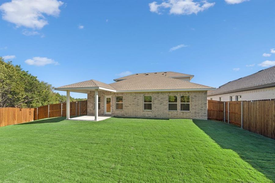 Exterior details and patio area of a home in Caldwell Lakes, Dallas (Image 24). Exterior details and patio area of a home in Caldwell Lakes, Dallas (Image 24).