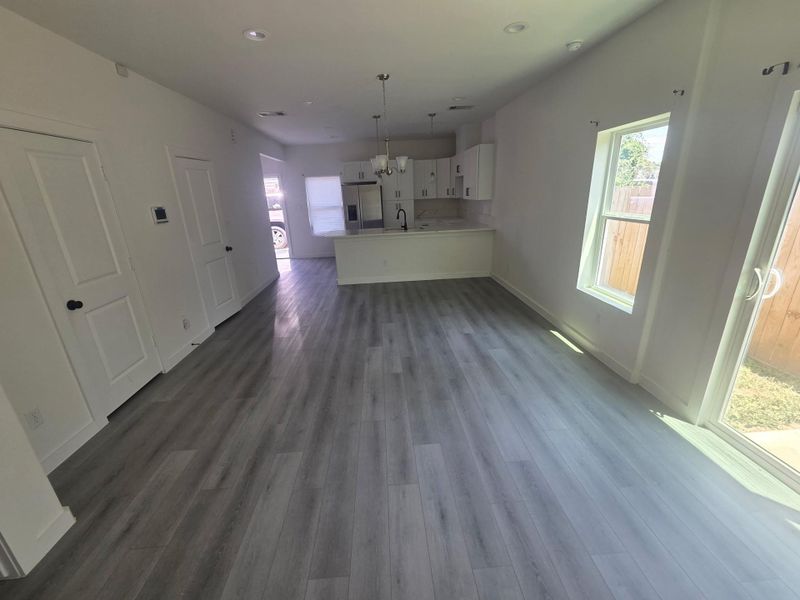 Spacious, unfurnished interior of a new home in , Houston (Image 7).
