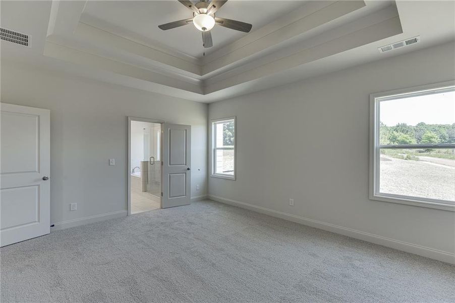 Spacious, unfurnished interior of a new home in , Jefferson (Image 45).