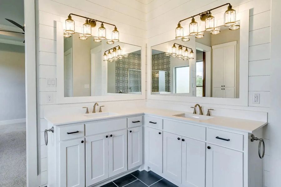 Representative furnished interior of a home built from the The Finley by Elmwood Custom Homes in Byrum Ranch, Maypearl (Image 20).