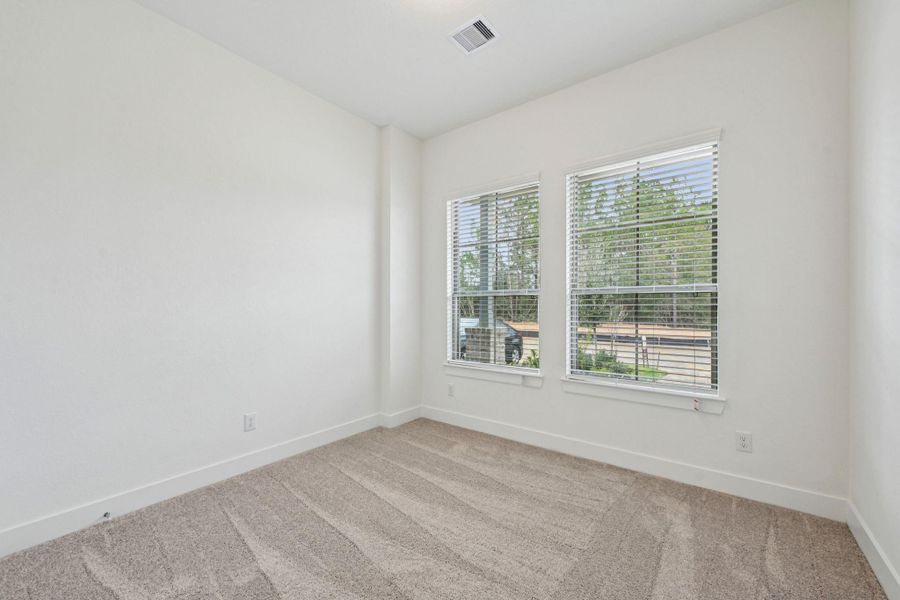 Spacious, unfurnished interior of a new home in Kresston, Montgomery (Image 18).