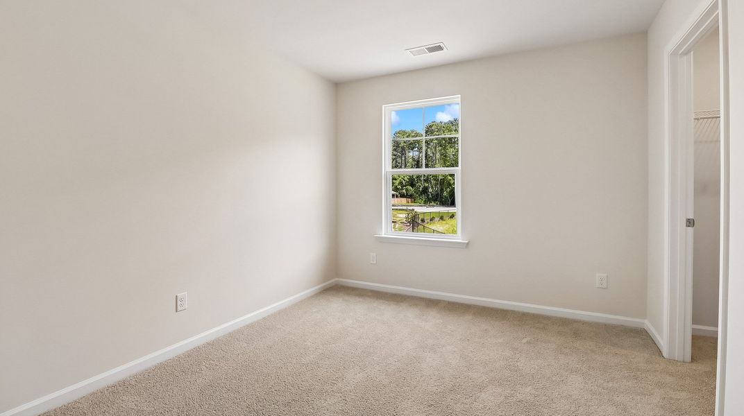 Spacious, unfurnished interior of a new home in Sease's Pond, Gilbert (Image 21).