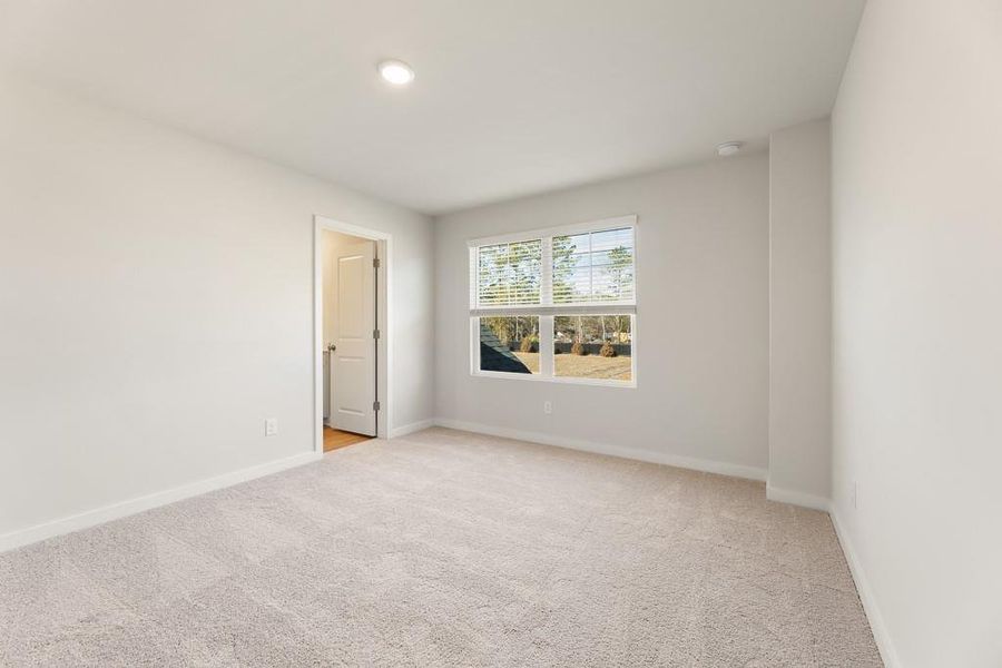 Spacious, unfurnished interior of a new home in Parkview Estates, South Fulton (Image 9).
