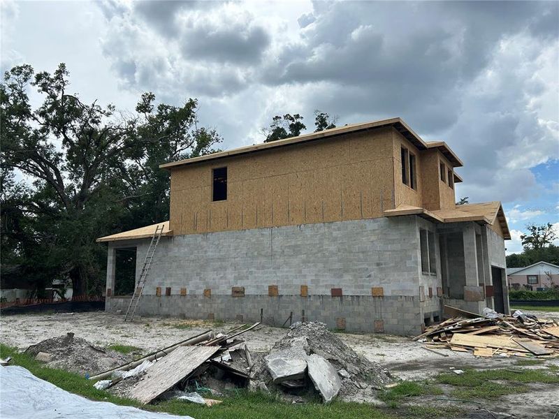 Image 2 of a home in . Image 2 of a home in .