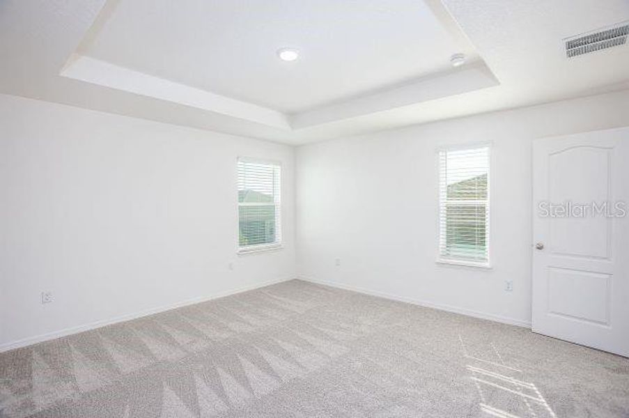 Spacious, unfurnished interior of a new home in Oakhaven Walk, Gainesville (Image 16).