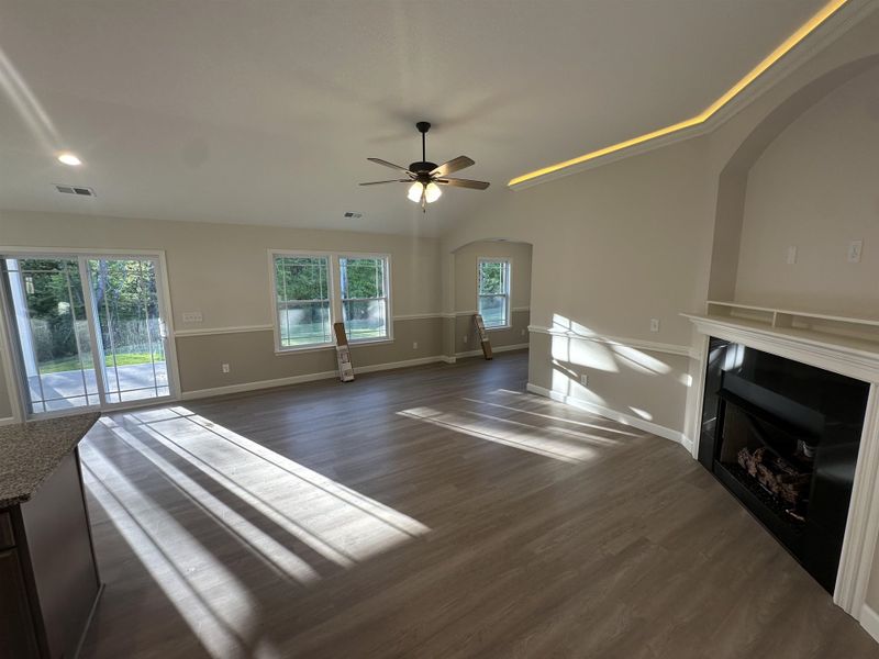 Spacious, unfurnished interior of a new home in Cleveland Meadows, Spartanburg (Image 7).