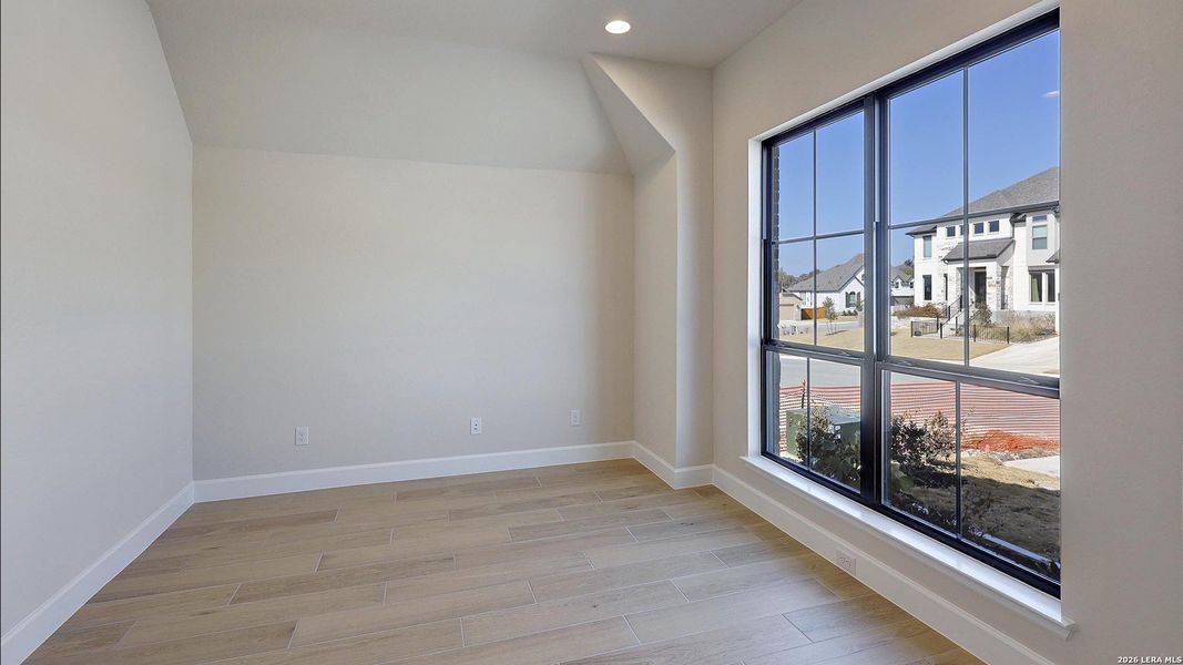 Spacious, unfurnished interior of a new home in The Ranches at Creekside, Boerne (Image 23).