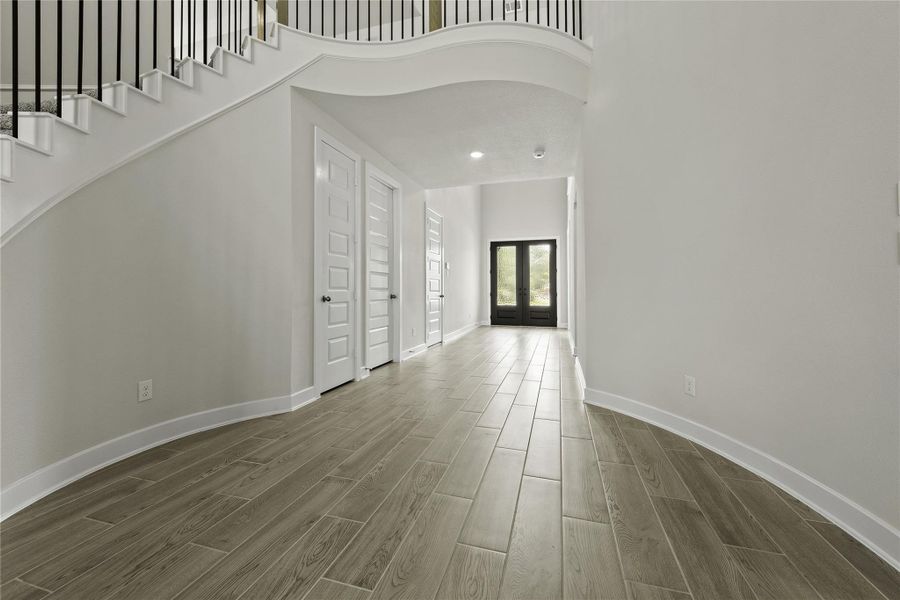 Representative image. Features, specifications, selections and colors may vary.