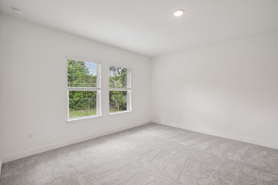 Spacious, unfurnished interior of a new home in Spring Hill, Spring Hill (Image 32).
