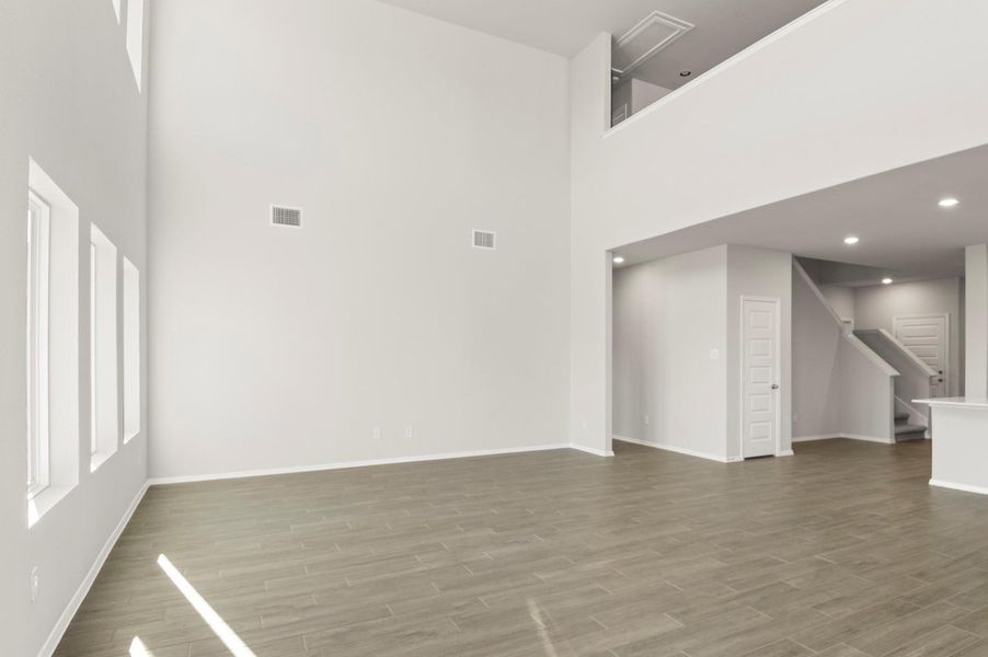 Spacious, unfurnished interior of a new home in Oaks at San Gabriel, Georgetown (Image 34).