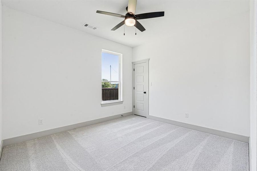Spacious, unfurnished interior of a new home in , Granbury (Image 23).