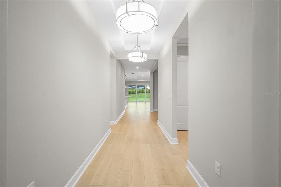 Spacious, unfurnished interior of a new home in Cresswind at Lake Harris, Tavares (Image 12).